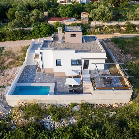 Pava Villa